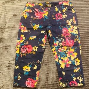 Floral denim like Capris pants